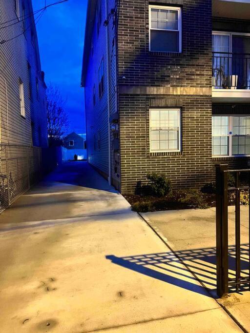 Luxury **Cozy• 2 Bedroom 2 Min. From Ewr / Newark Downtown Kültér fotó